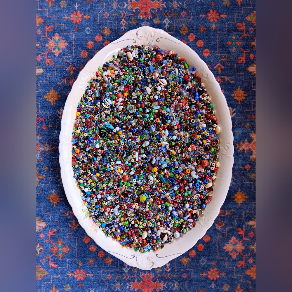 1 POUND Mixed Beads & Charms Random Assortment Craft Soup Confetti DIY Jewelry